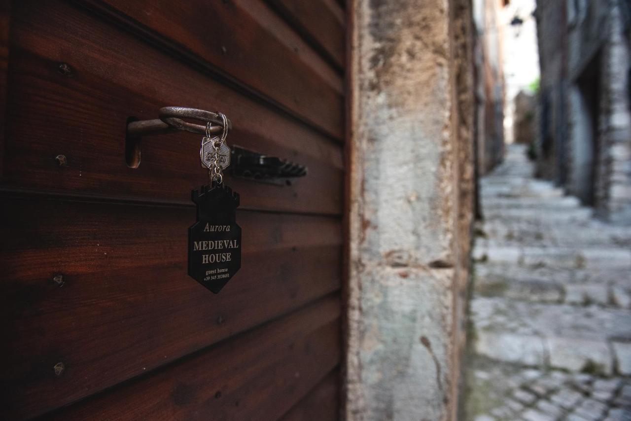 Aurora Medieval House Sermoneta Exterior photo