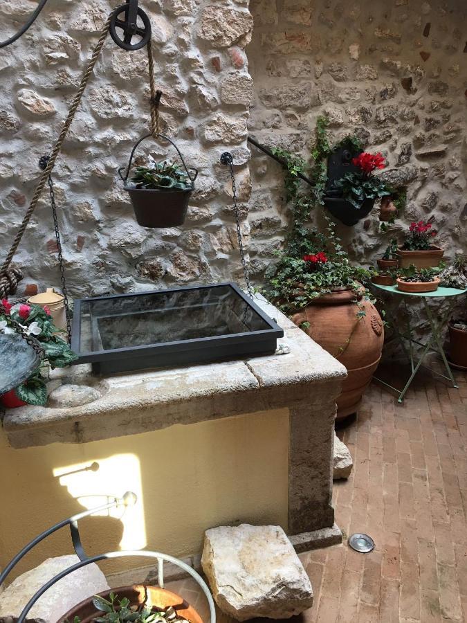 Aurora Medieval House Sermoneta Exterior photo
