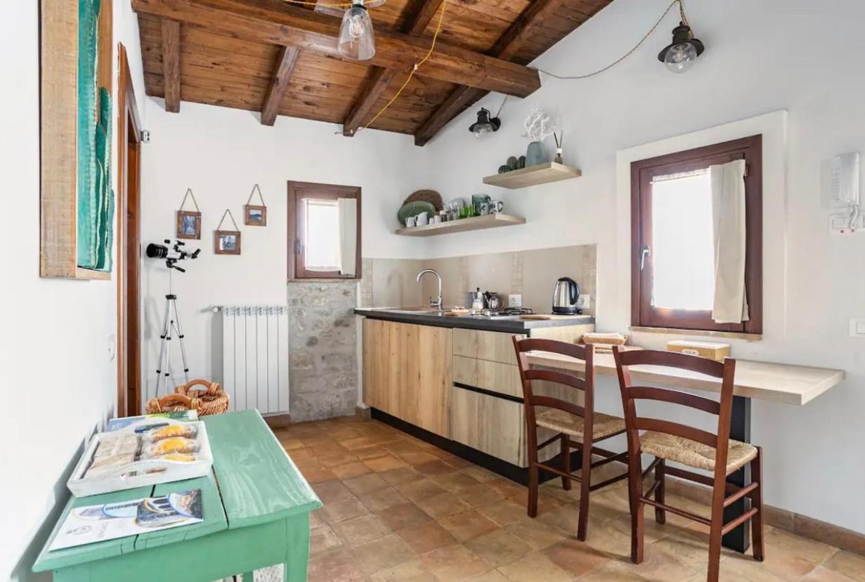 Aurora Medieval House Sermoneta Exterior photo