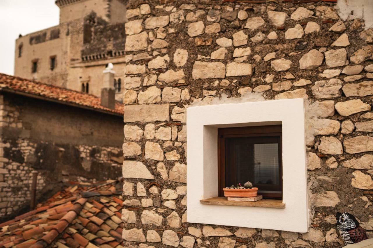 Aurora Medieval House Sermoneta Exterior photo