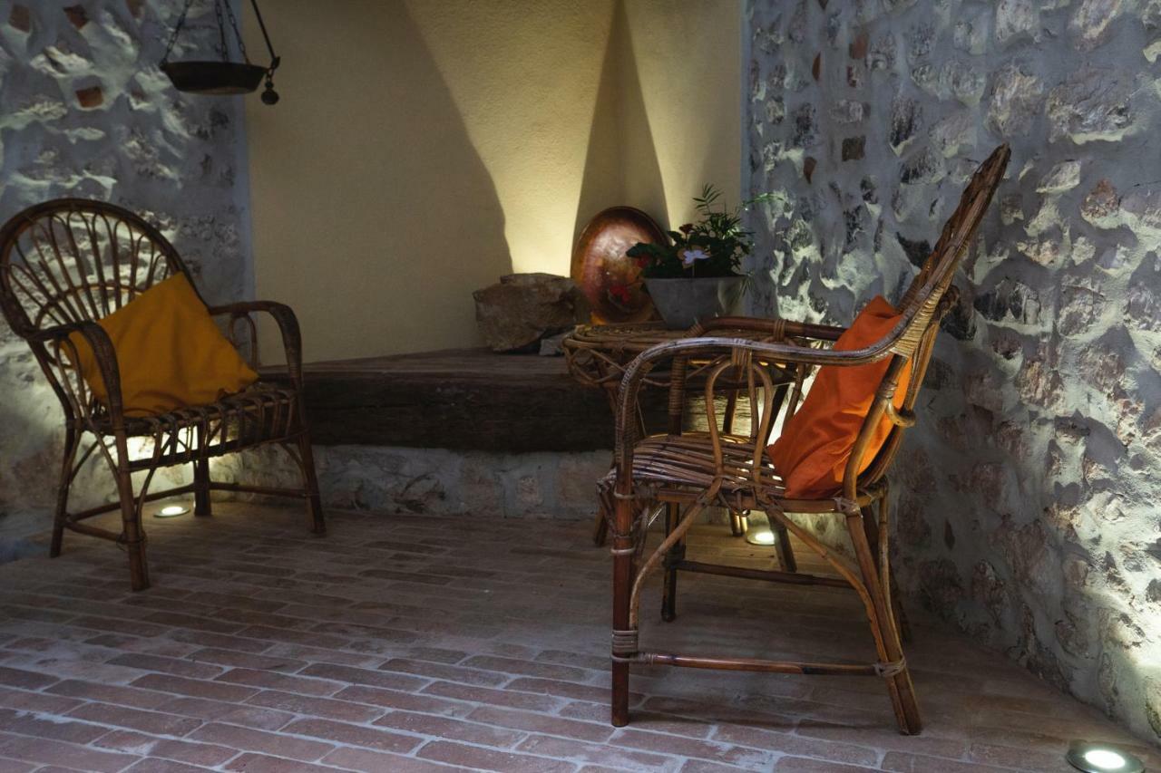 Aurora Medieval House Sermoneta Exterior photo