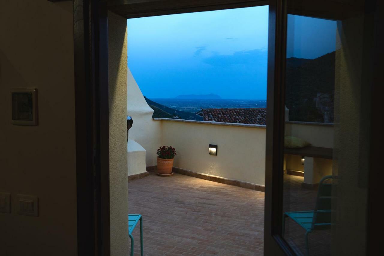 Aurora Medieval House Sermoneta Exterior photo